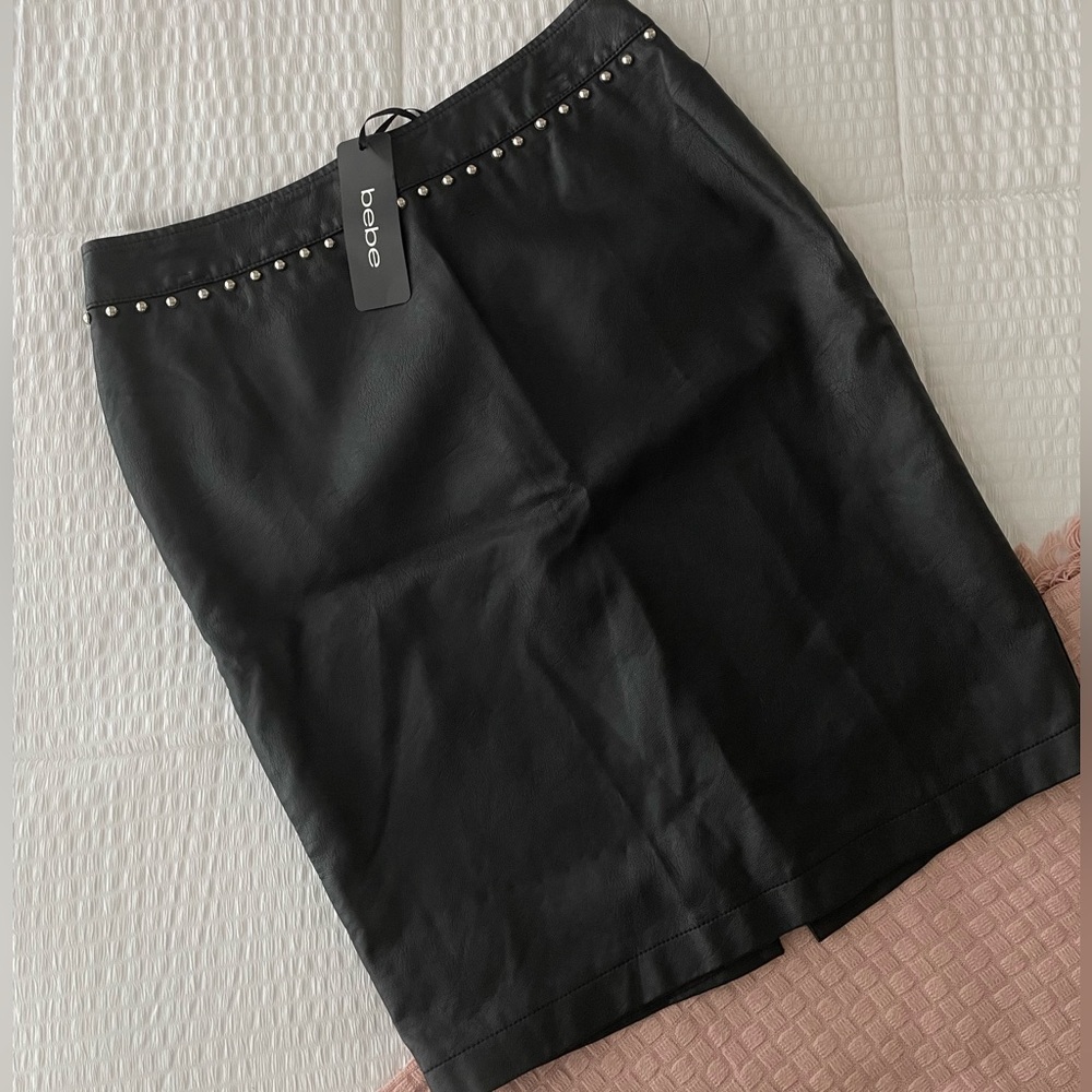 New leather skirt 🖤🏷️🫰🏻